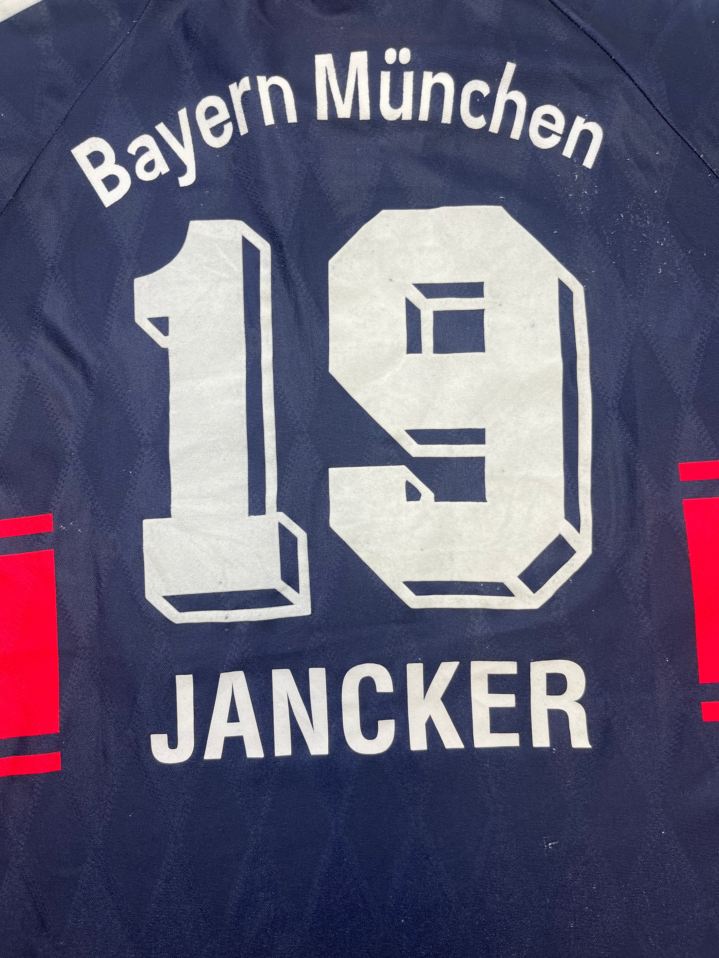 1997/99 Bayern Munich Home Shirt Jancker #19 (M) 7.5/10