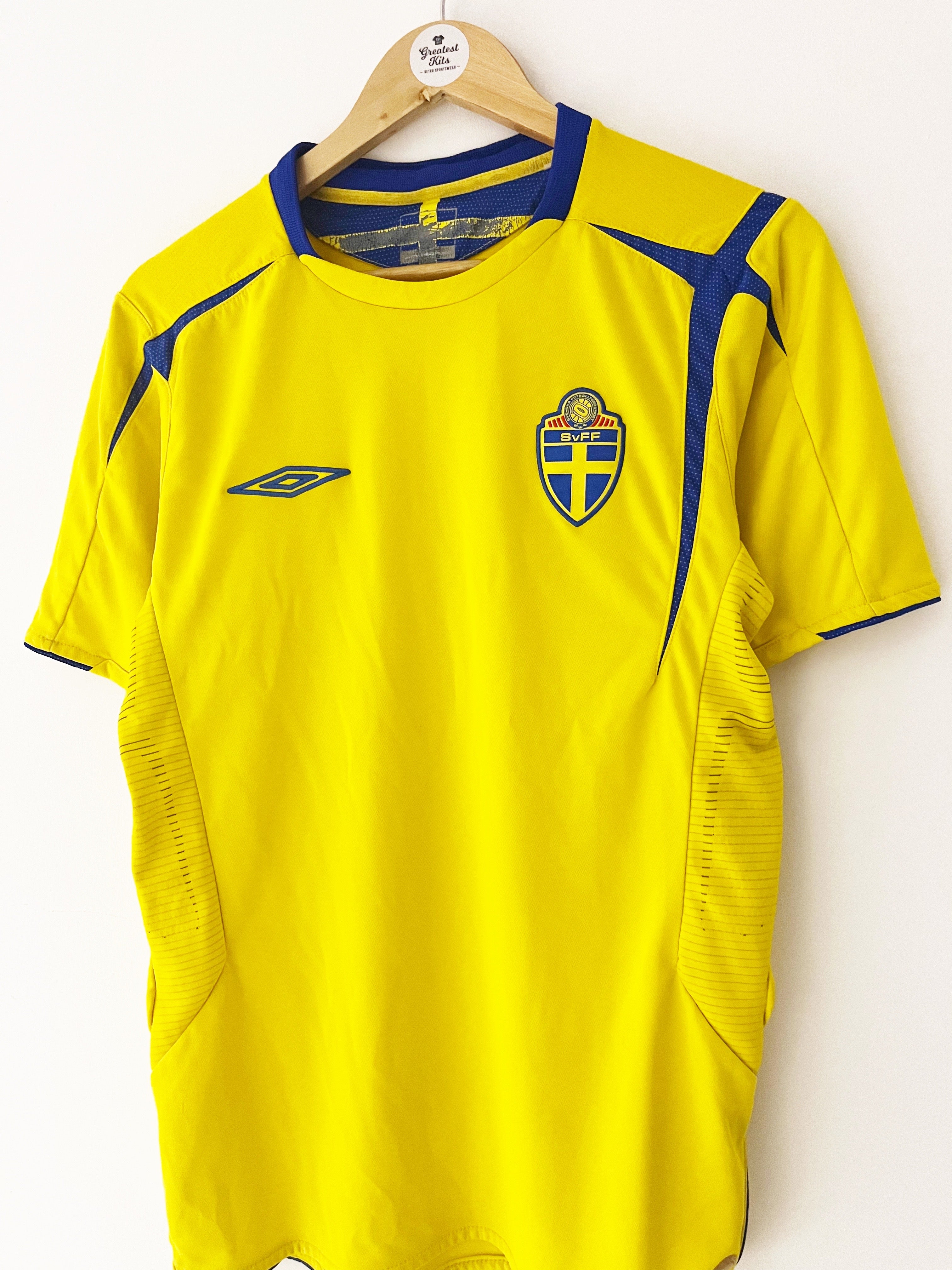 2005/06 Sweden Home Shirt (M) 8.5/10