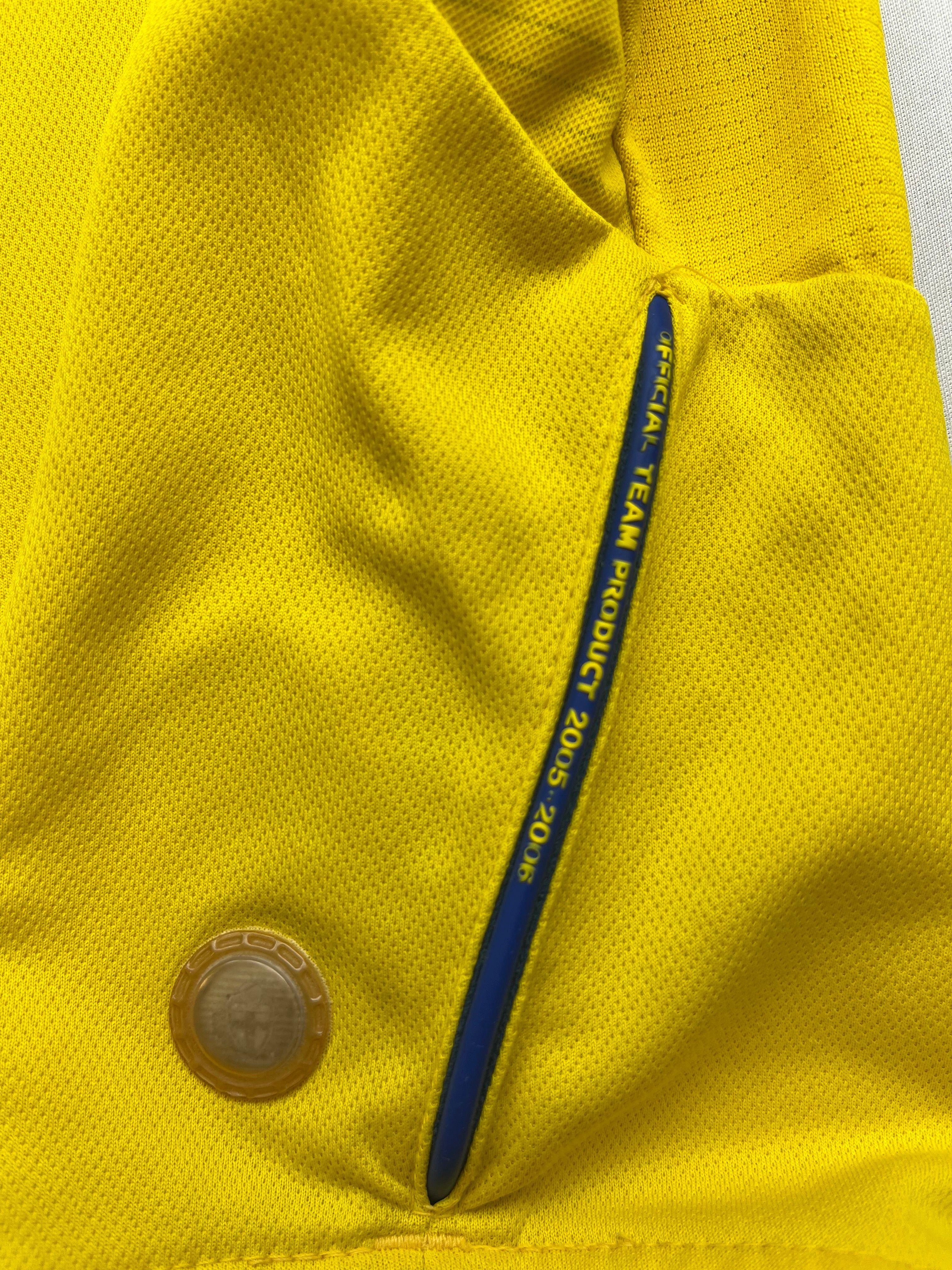 2005/06 Sweden Home Shirt (M) 8.5/10