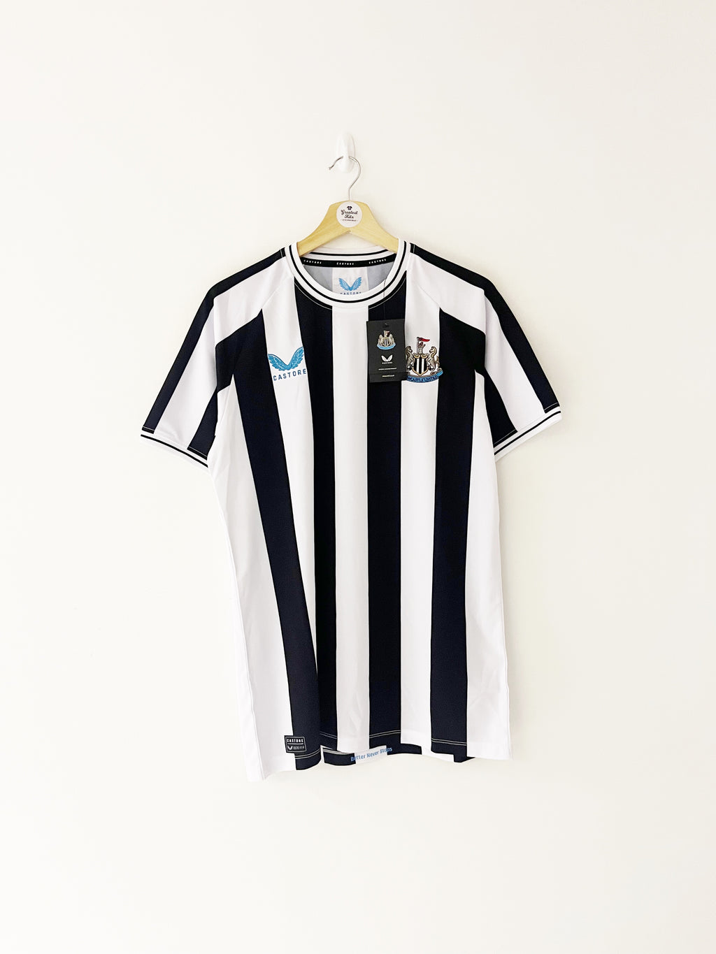 2022/23 Newcastle Home Shirt (M) BNWT