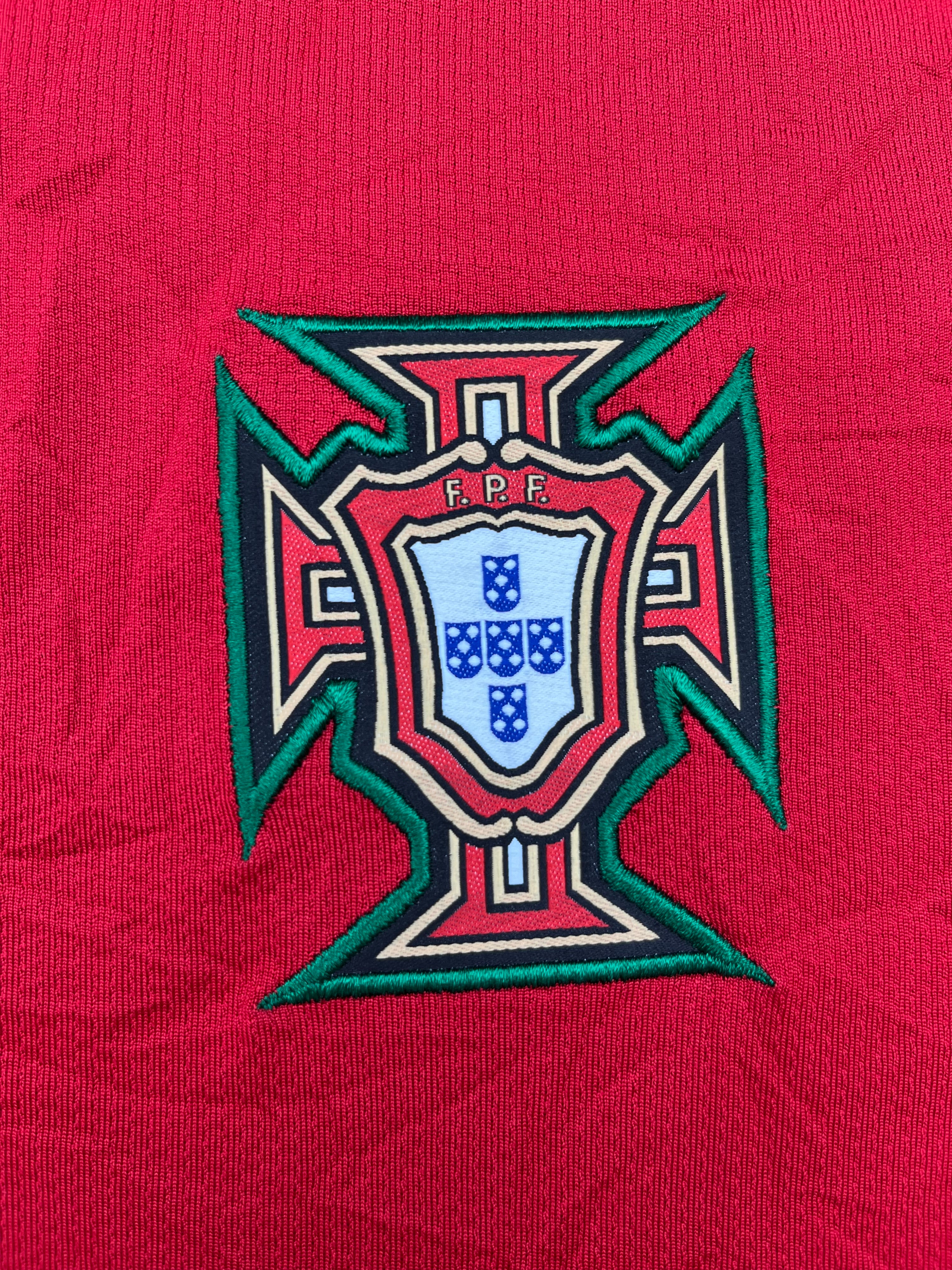 2008/10 Portugal Home Shirt (L) 9/10