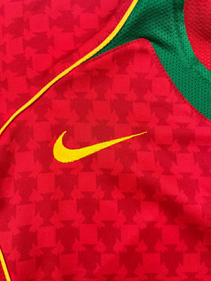 2004/06 Portugal Home Shirt (L) 9/10