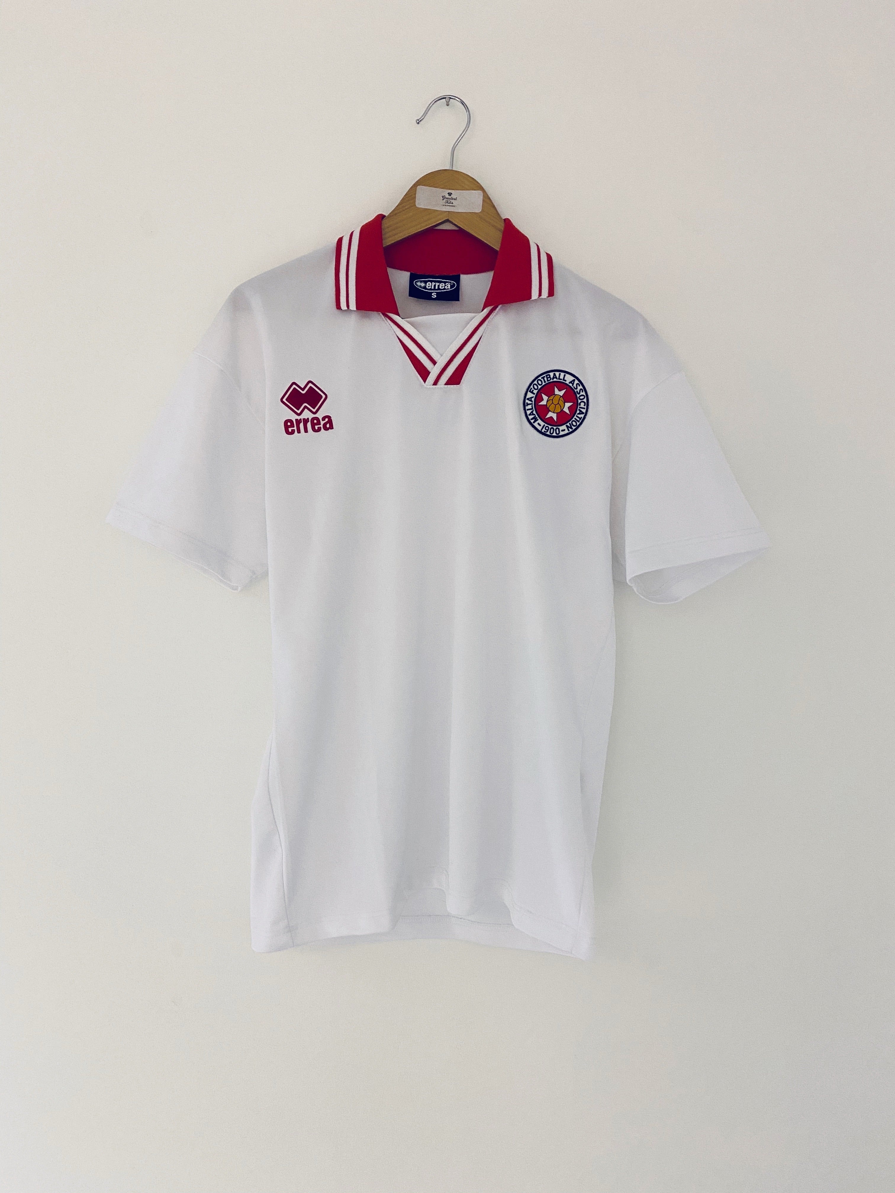 2001/02 Malta Away Shirt (S) 9/10