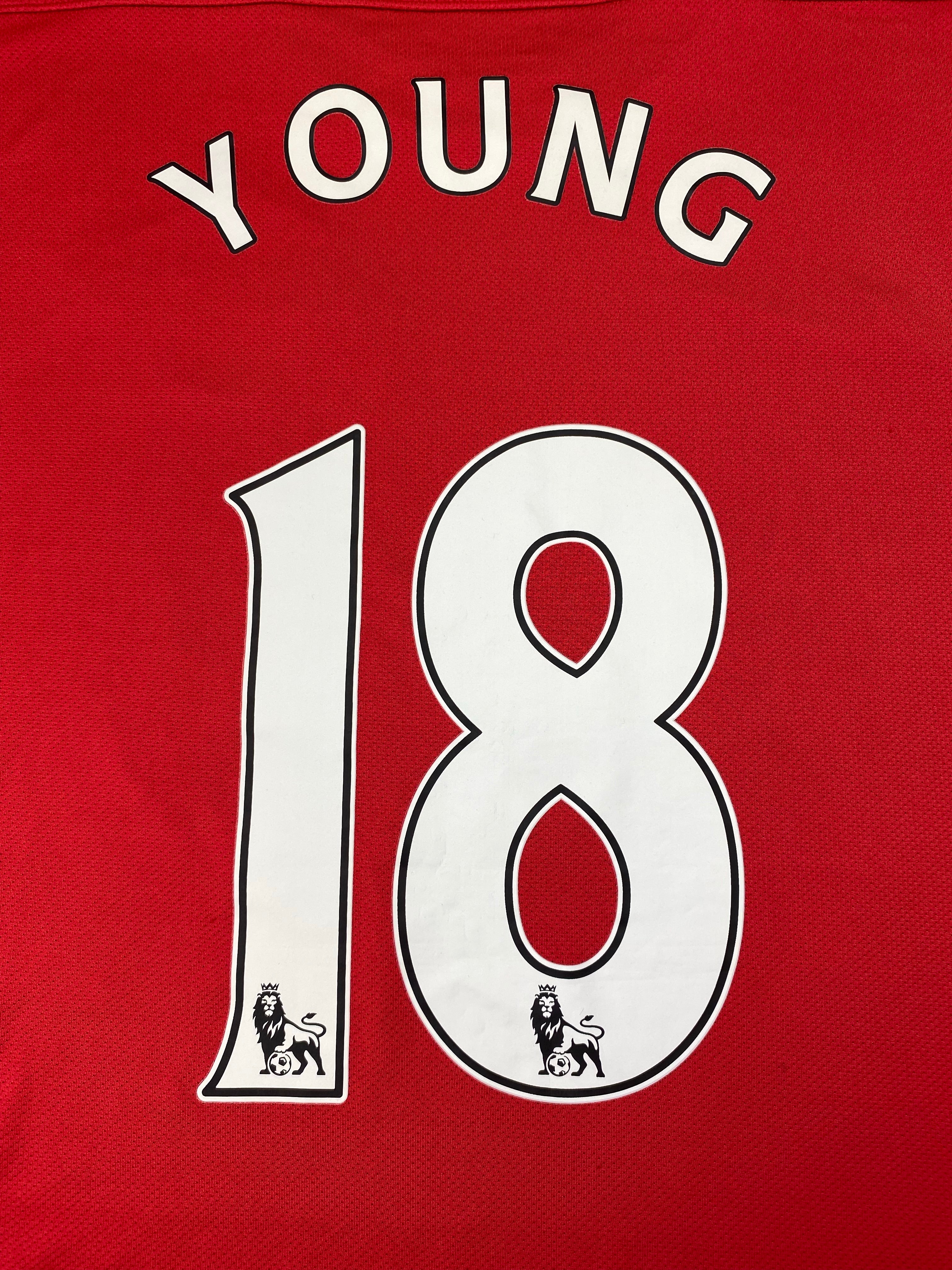 2011/12 Manchester United Home Shirt Young #18 (L) 9/10