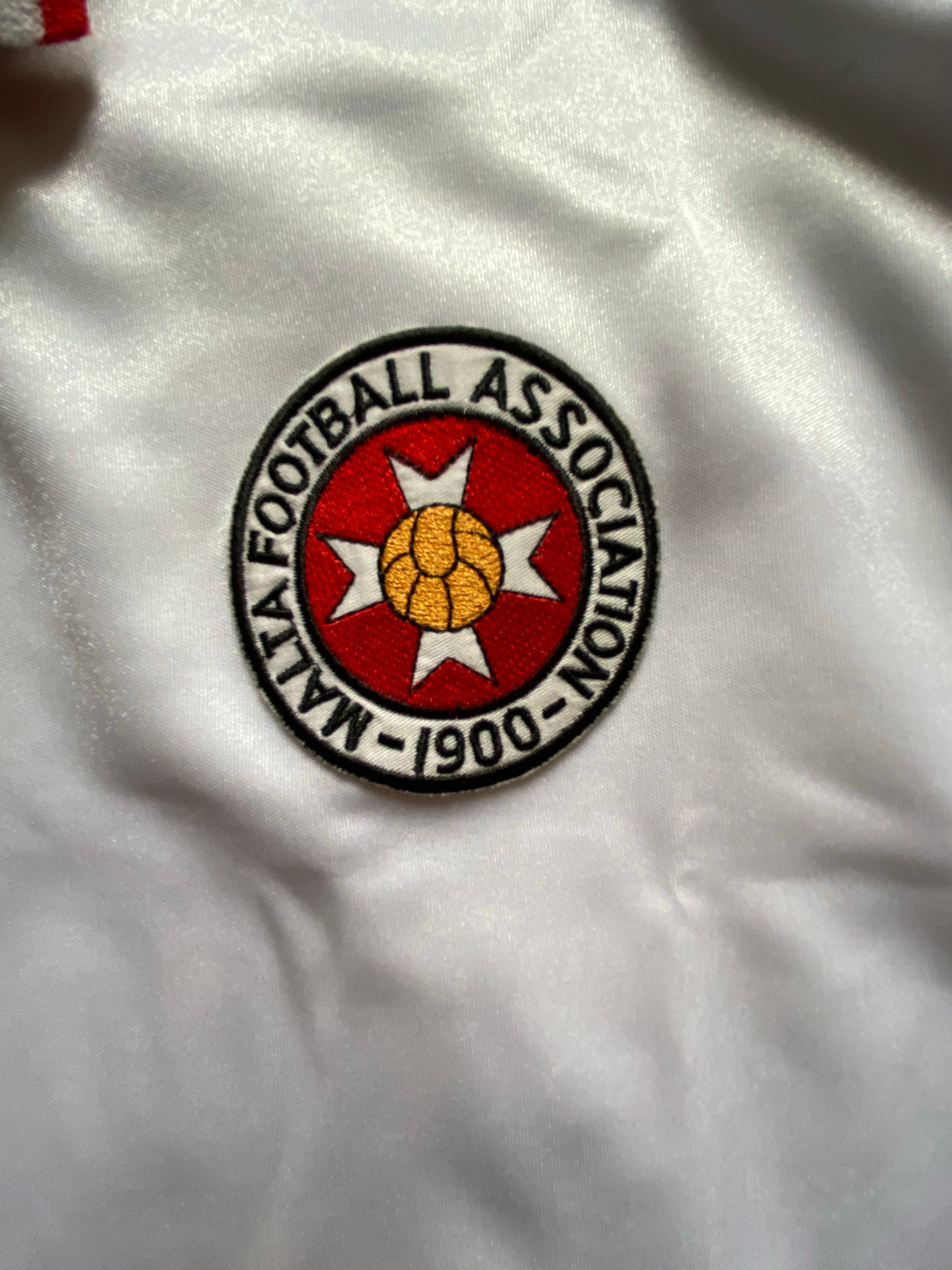 2001/02 Malta Away Shirt (S) 9/10