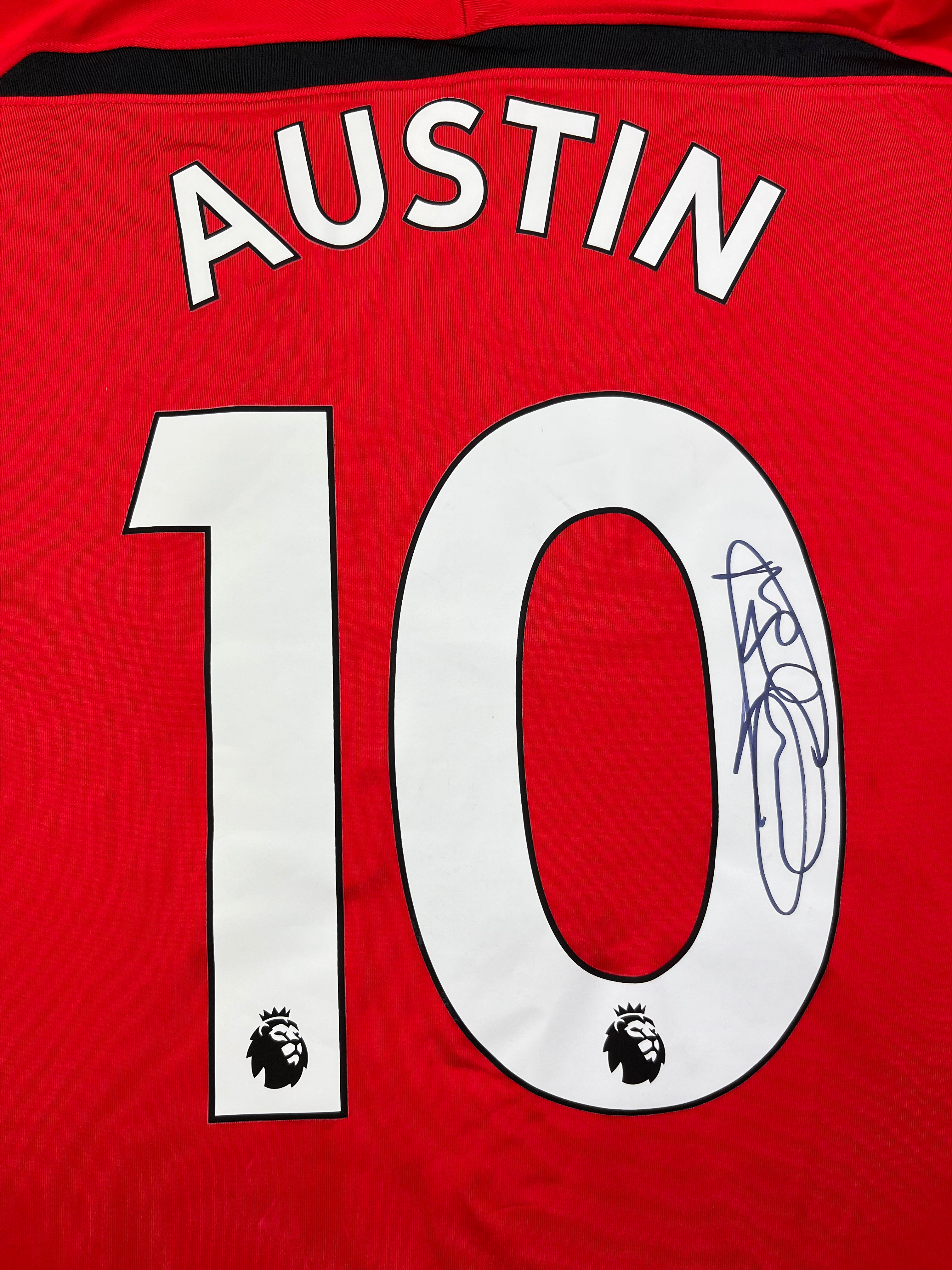 2018/19 Southampton *Signed* Home Shirt Austin #10 (L) 10/10
